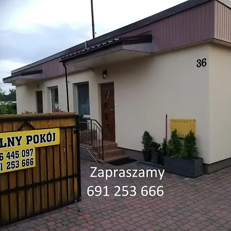 ,dom Caloroczny Aga 公寓 *