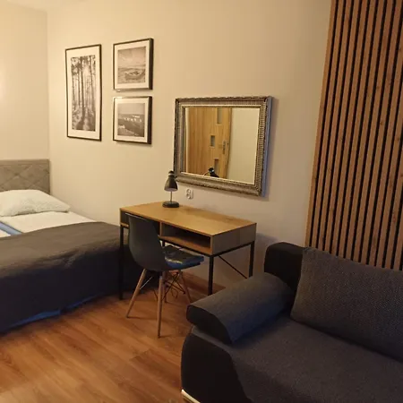 ,dom Caloroczny Aga 公寓