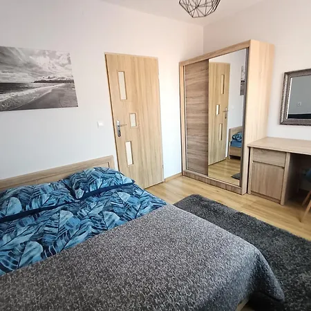 ,dom Caloroczny Aga 公寓 *